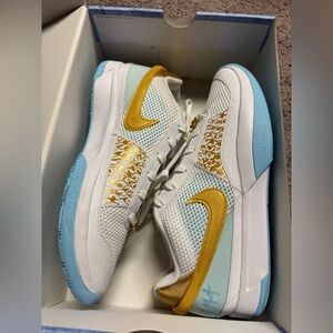 Nike Men's White and Gold Sneakers